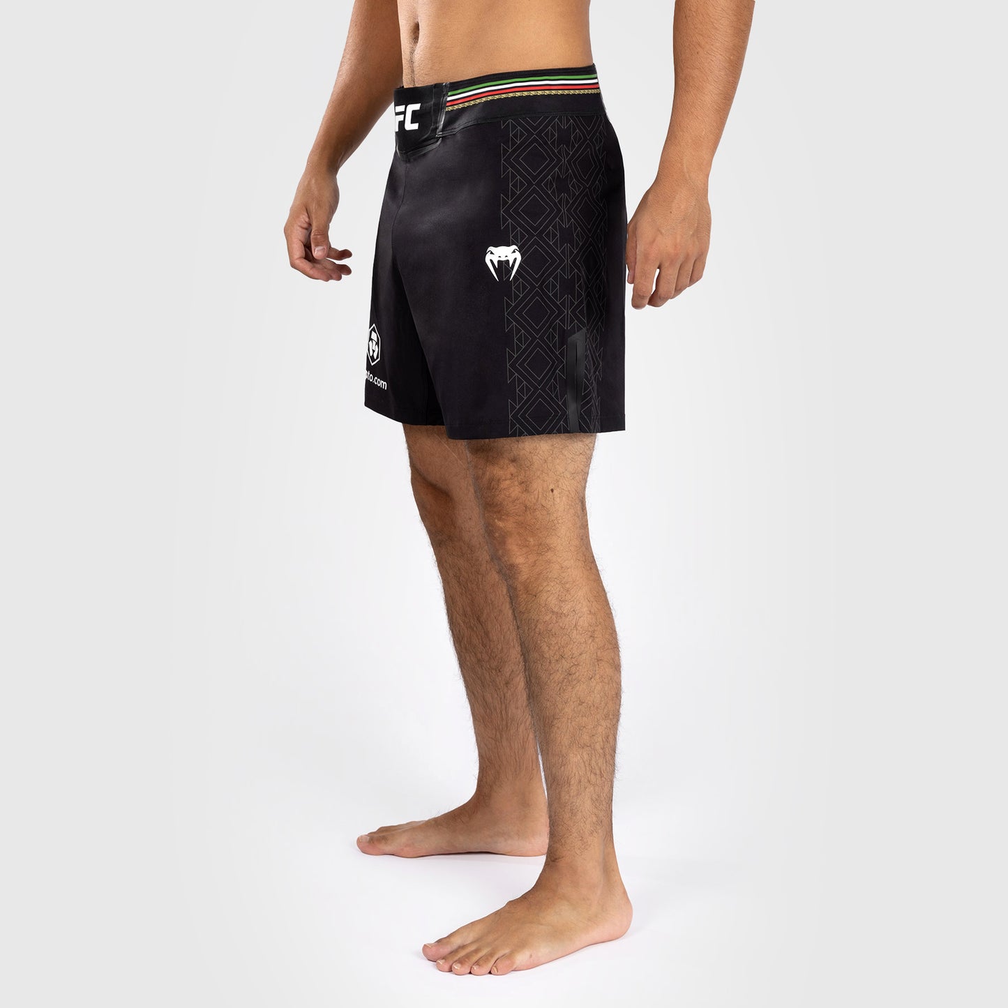Noche UFC by Venum Authentic Fight Night 男士格斗短裤 – 短款 – 黑色