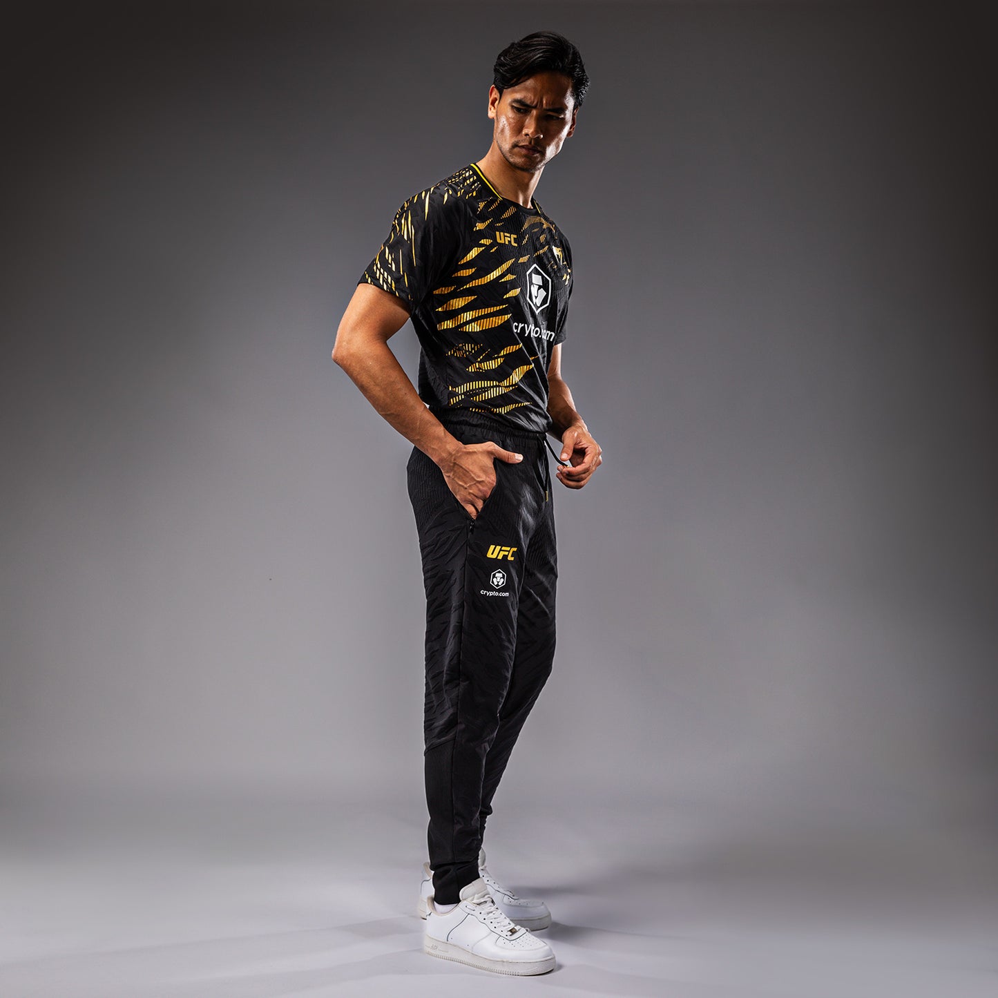 UFC Fusion by Venum Authentic Fight Night 男士款 走场长裤 – Champion