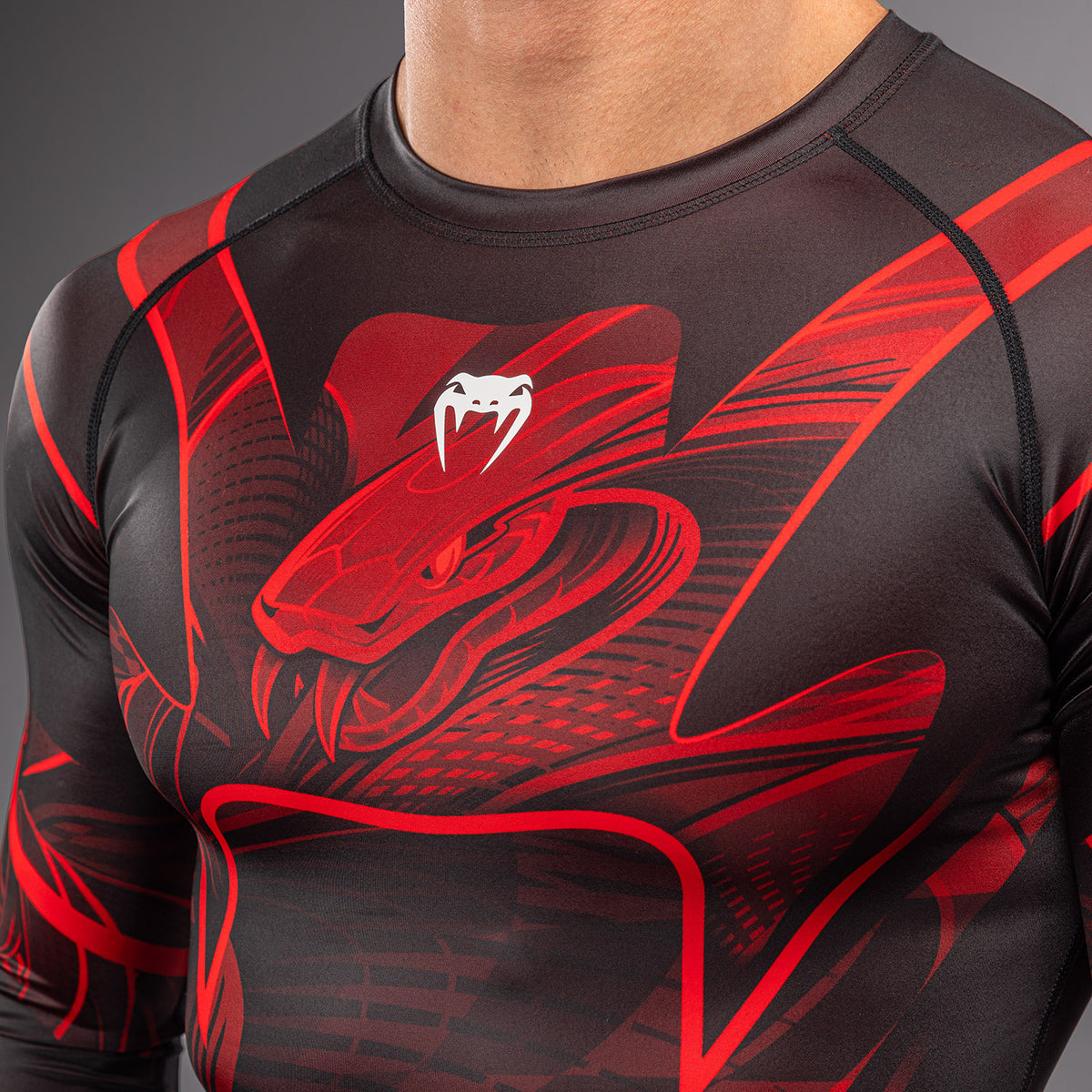 Venum Crimson Viper 2.0 长袖防磨衣 - 黑色/红色