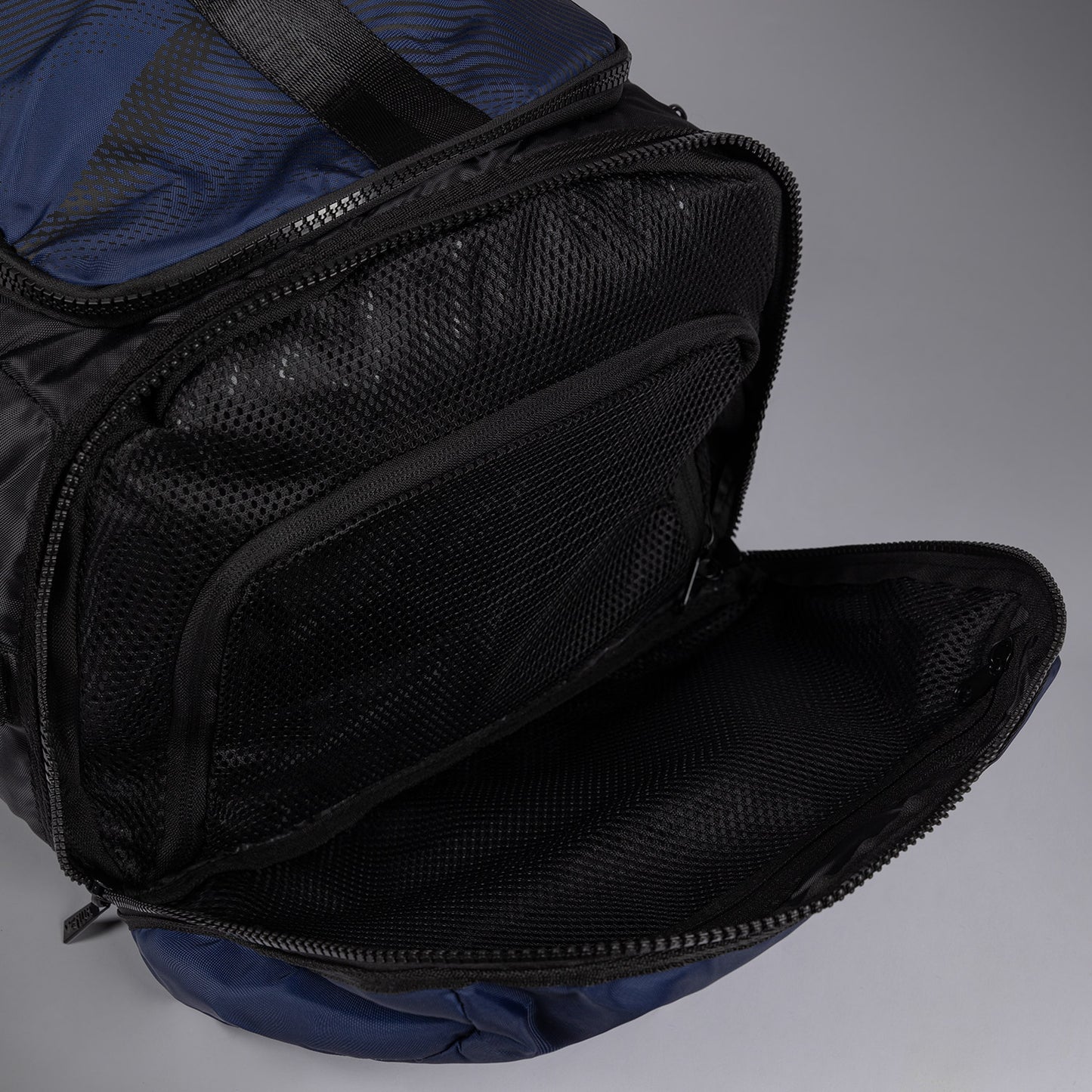 Venum Trainer Hybrid 运动包 – 午夜蓝