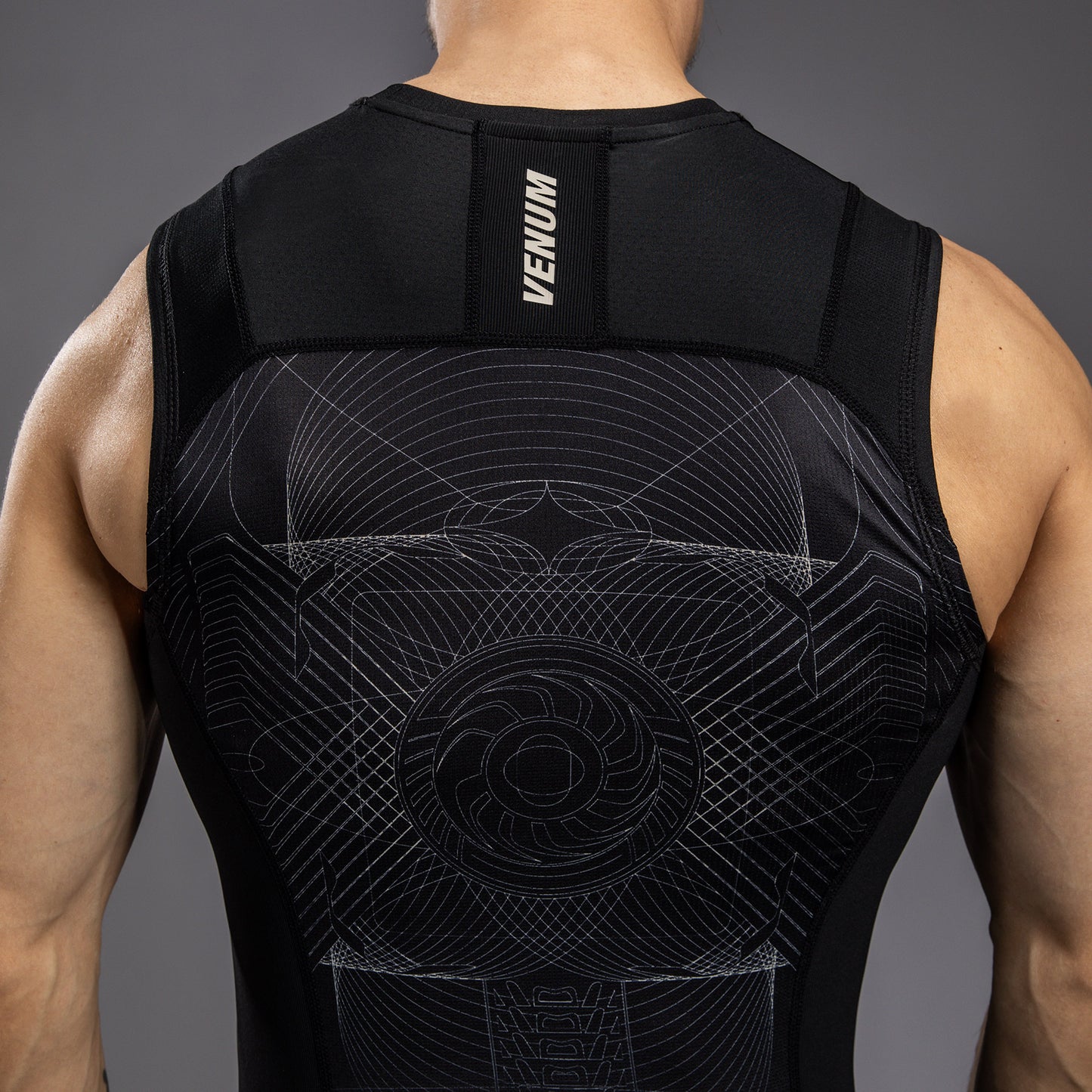 Venum G-Fit Air 男士无袖紧身防磨衣 – 深黑色/沙漠沙色