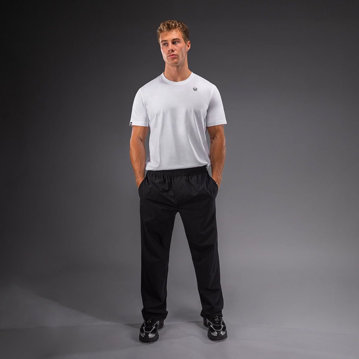 Venum Essential Woven Straight 直筒长裤 - 黑色
