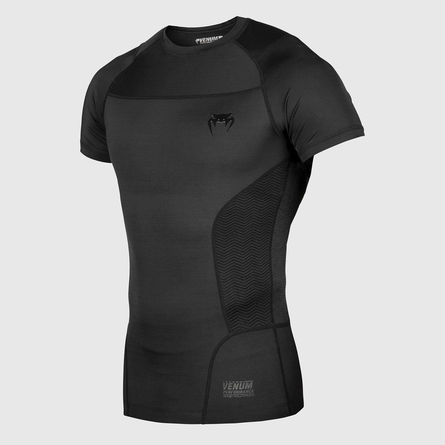 Venum G-Fit 紧身防磨衣–短袖–黑色