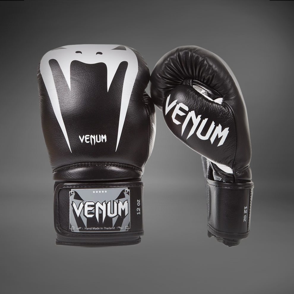 Venum Giant 3.0 拳击手套 – 纳帕皮革黑色