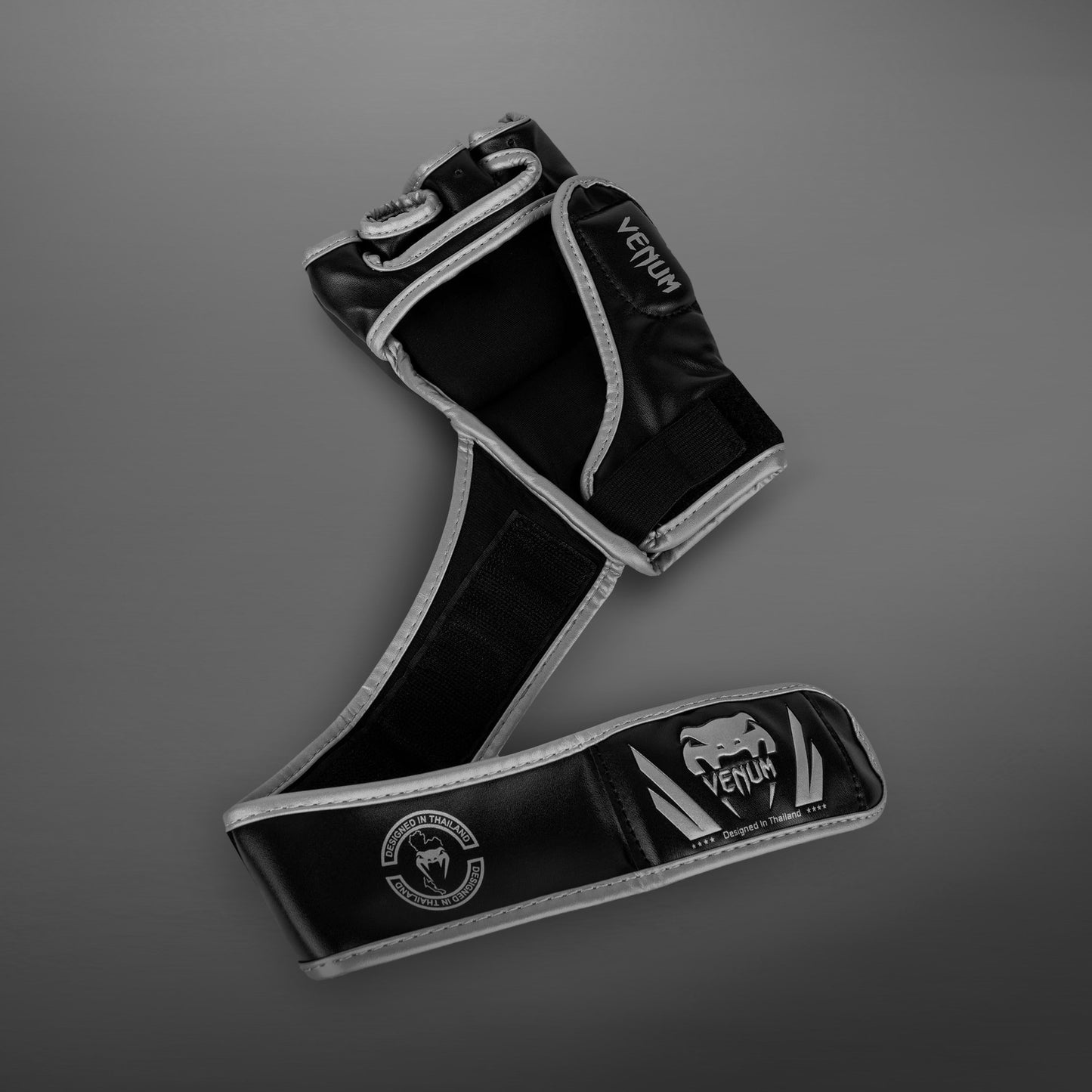 Venum Challenger 2.0 MMA手套 – 黑色/银色