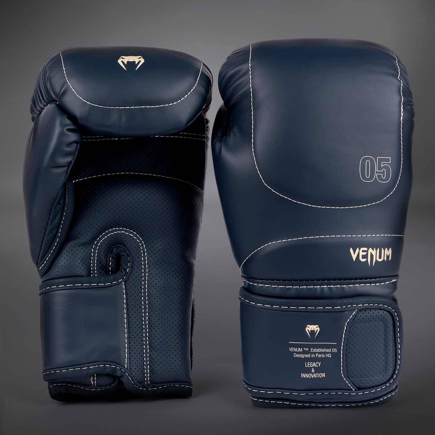 Venum Impact Evo 拳击手套 – 冰蓝色