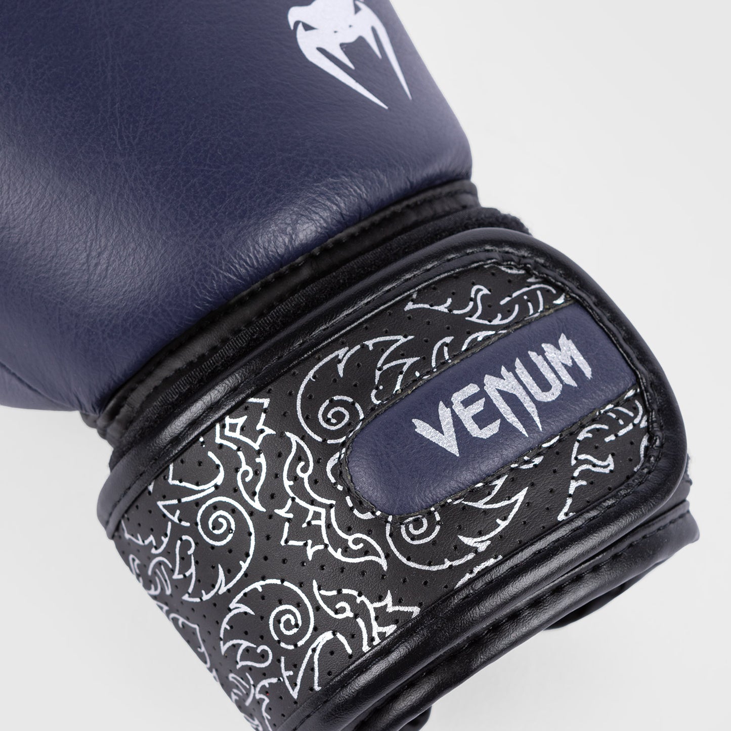 Venum Power 2.0 拳击手套 – 藏青色/黑色