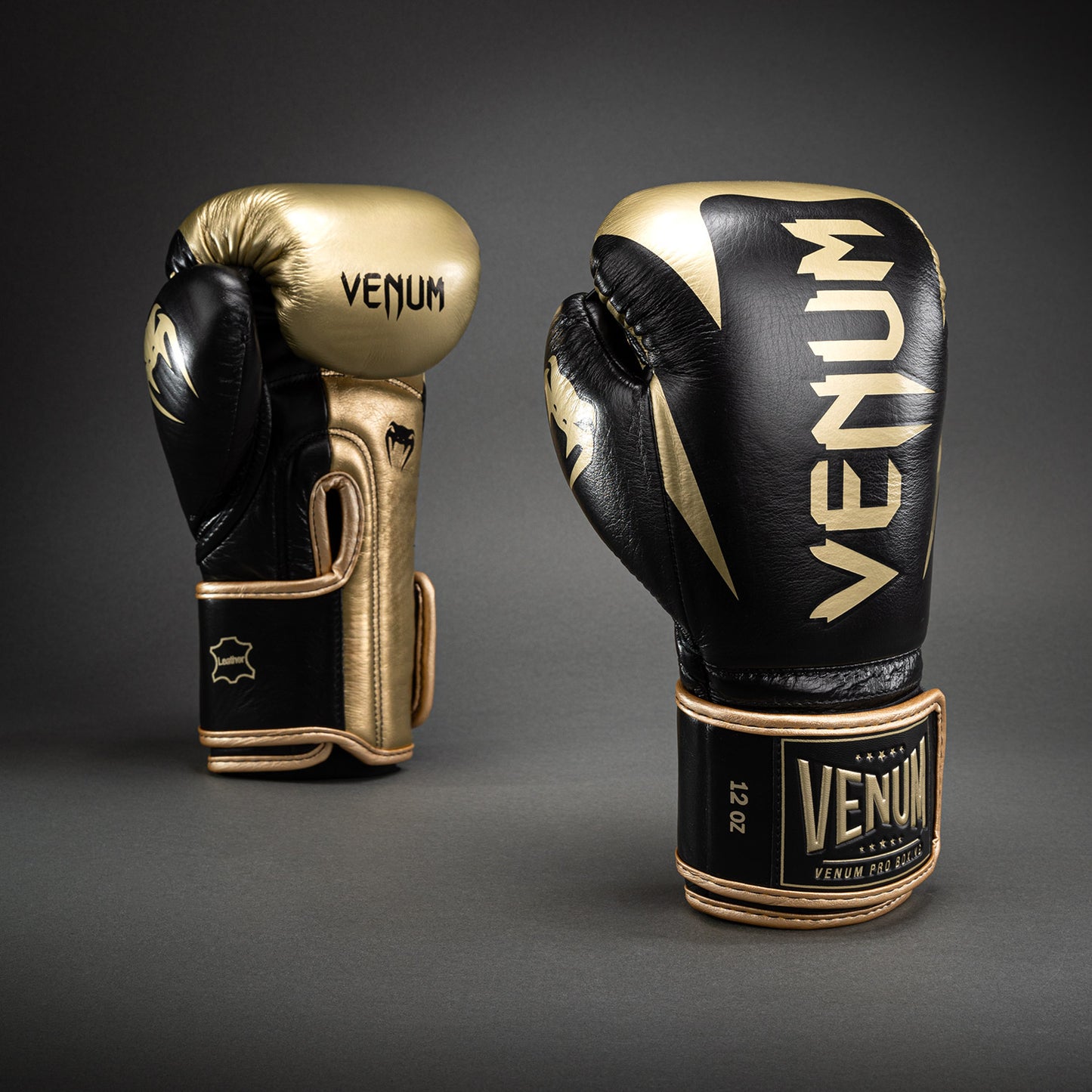 Venum Hammer Pro 拳击手套 魔术贴 – 黑色/金色