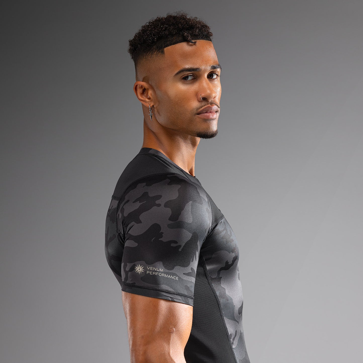 Venum G-Fit Air 男士短袖紧身防磨衣 – 数字城市迷彩