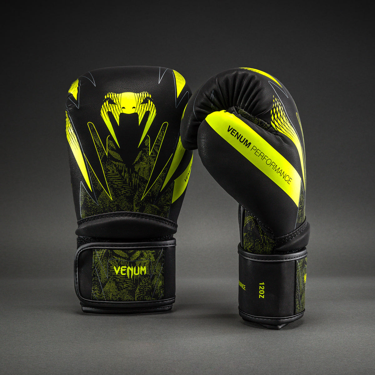 Venum Impact Amazonia Reborn 拳击手套 - 黑色/绿色