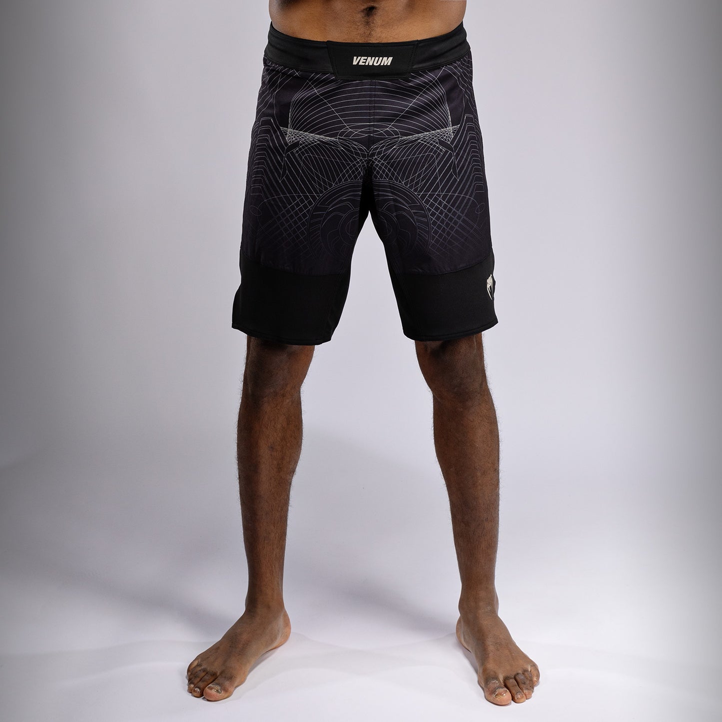 Venum G-Fit Air 男士格斗短裤 – 深黑色/沙色
