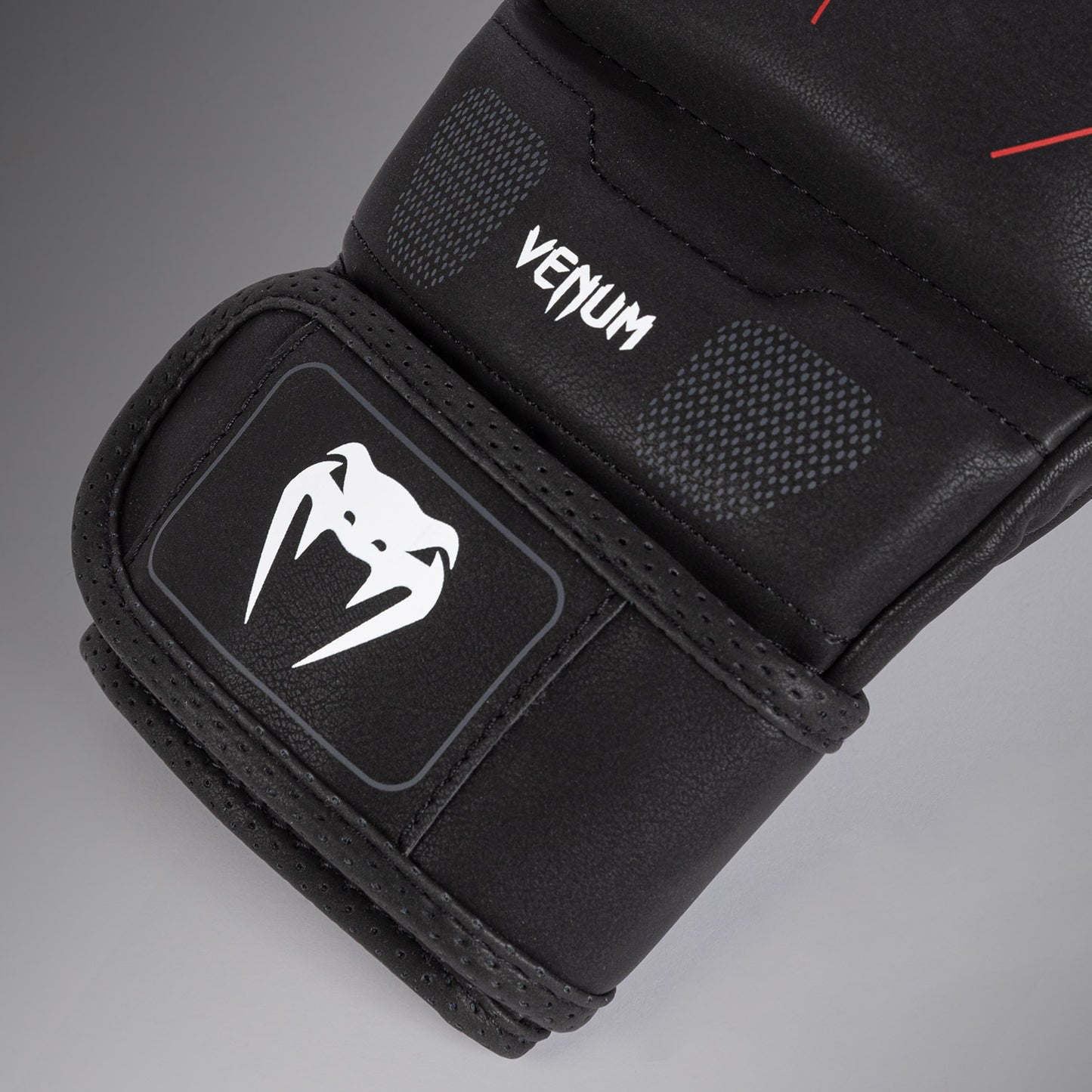 Venum Tactical XT 实战手套 – 黑色/火红色