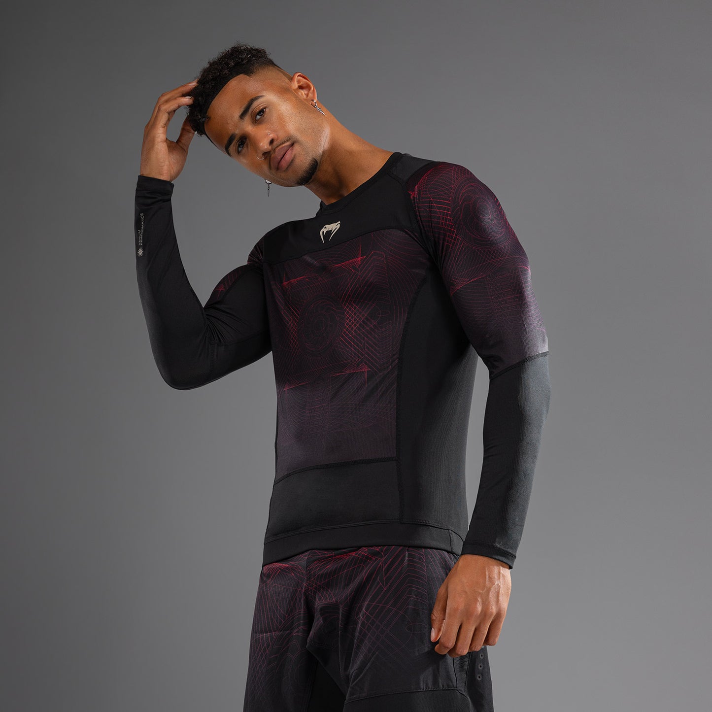 Venum G-Fit Air 男士长袖紧身防磨衣 – 深黑色/火红色