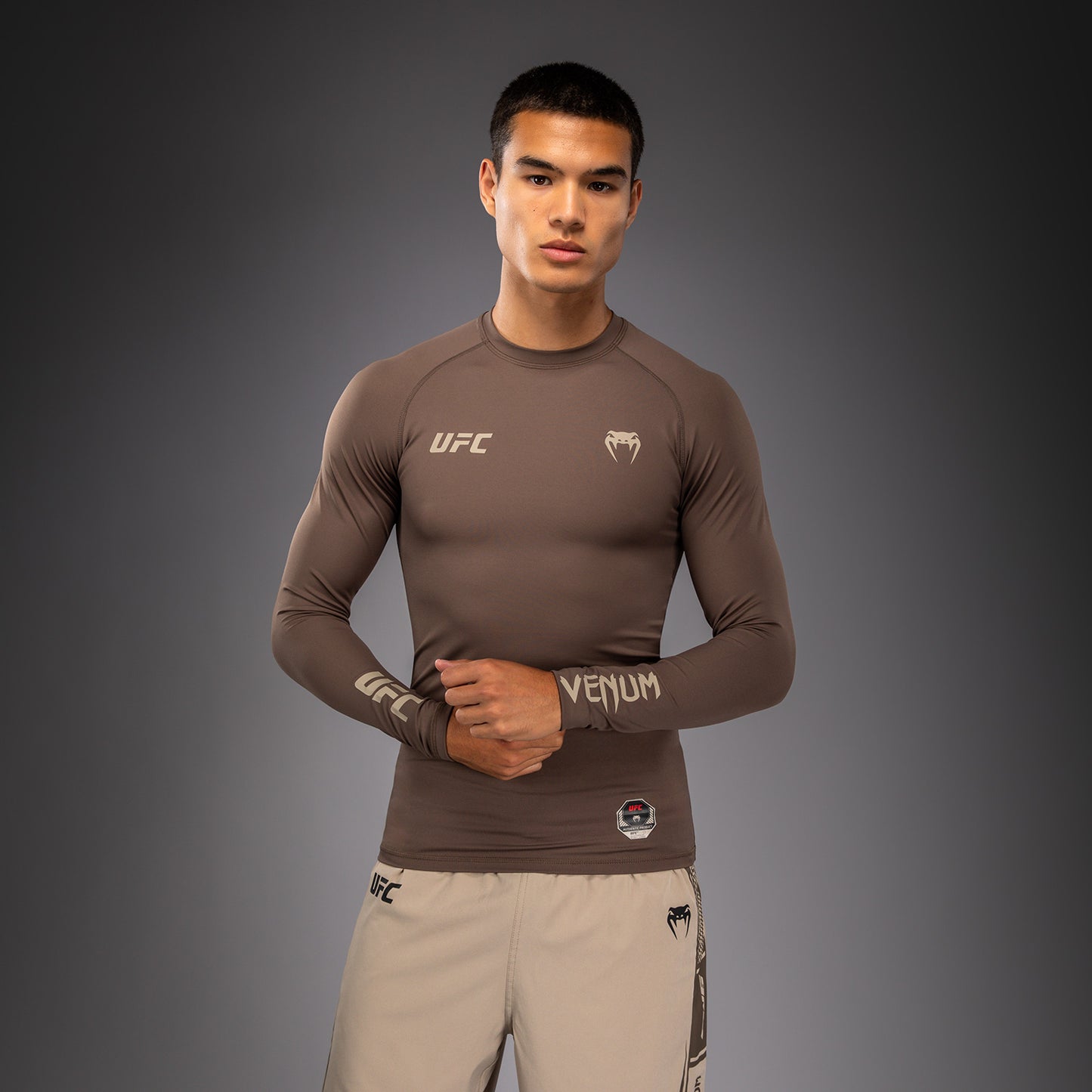 Venum UFC Unity by Venum Authentic Fight Week 男子功能长袖紧身防磨衣 - 棕色