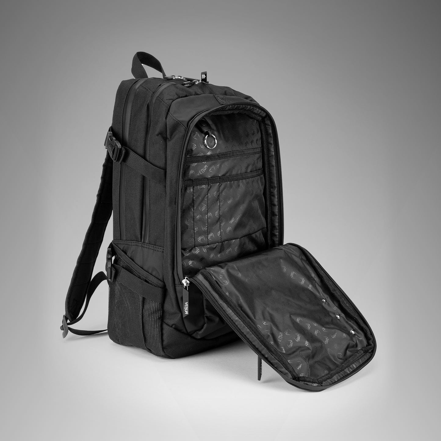 Venum Challenger Pro Evo 背包 (20-25L) – 黑色/白色