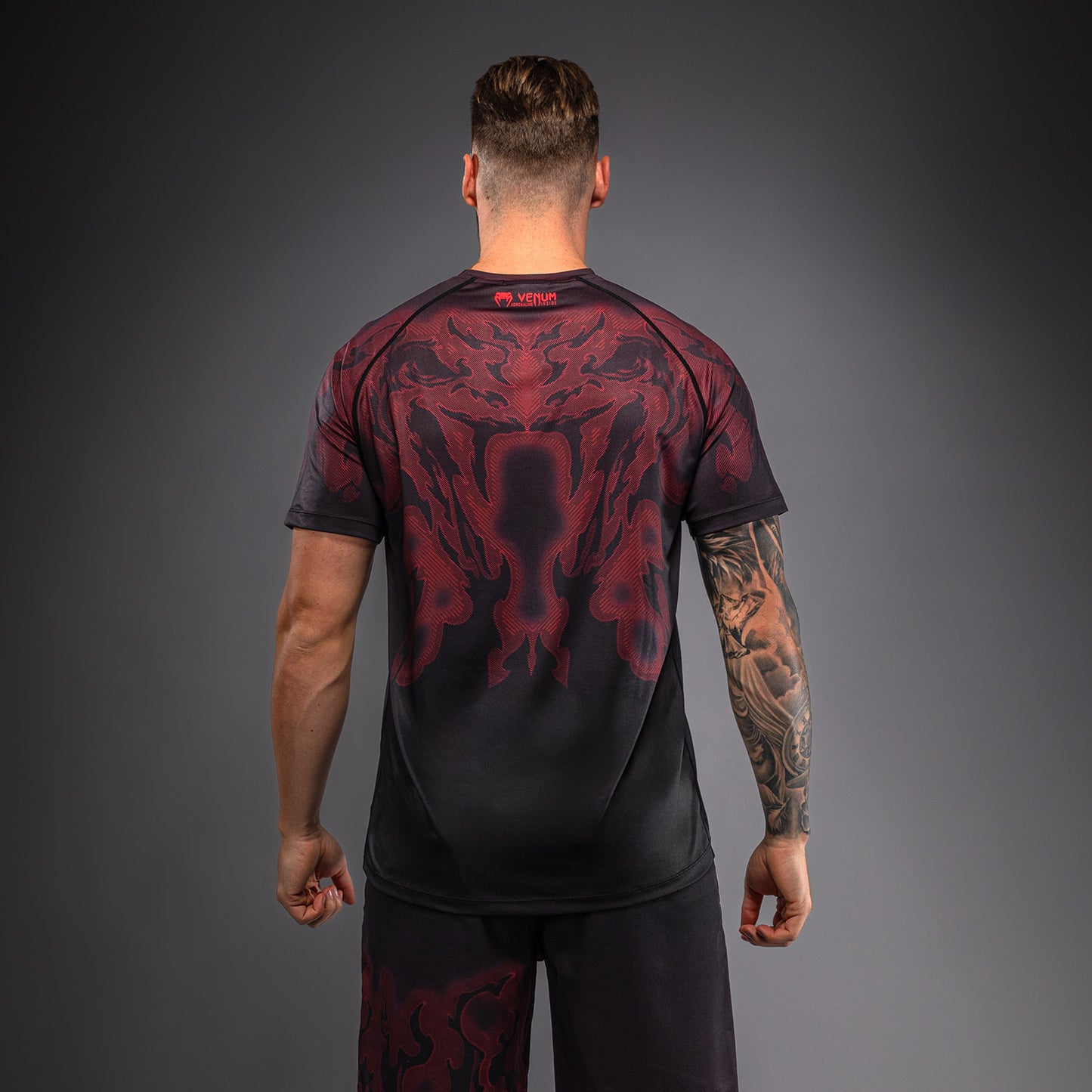 Venum Spectre Dry Tech T恤 – 黑色/红色
