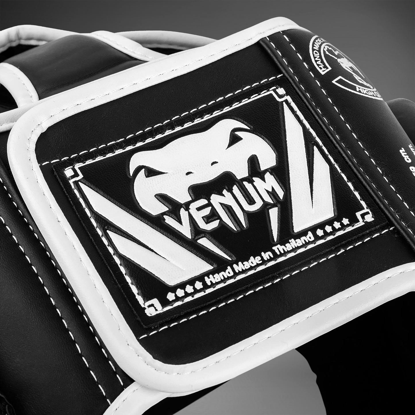 Venum Elite 头盔 - 黑色/白色