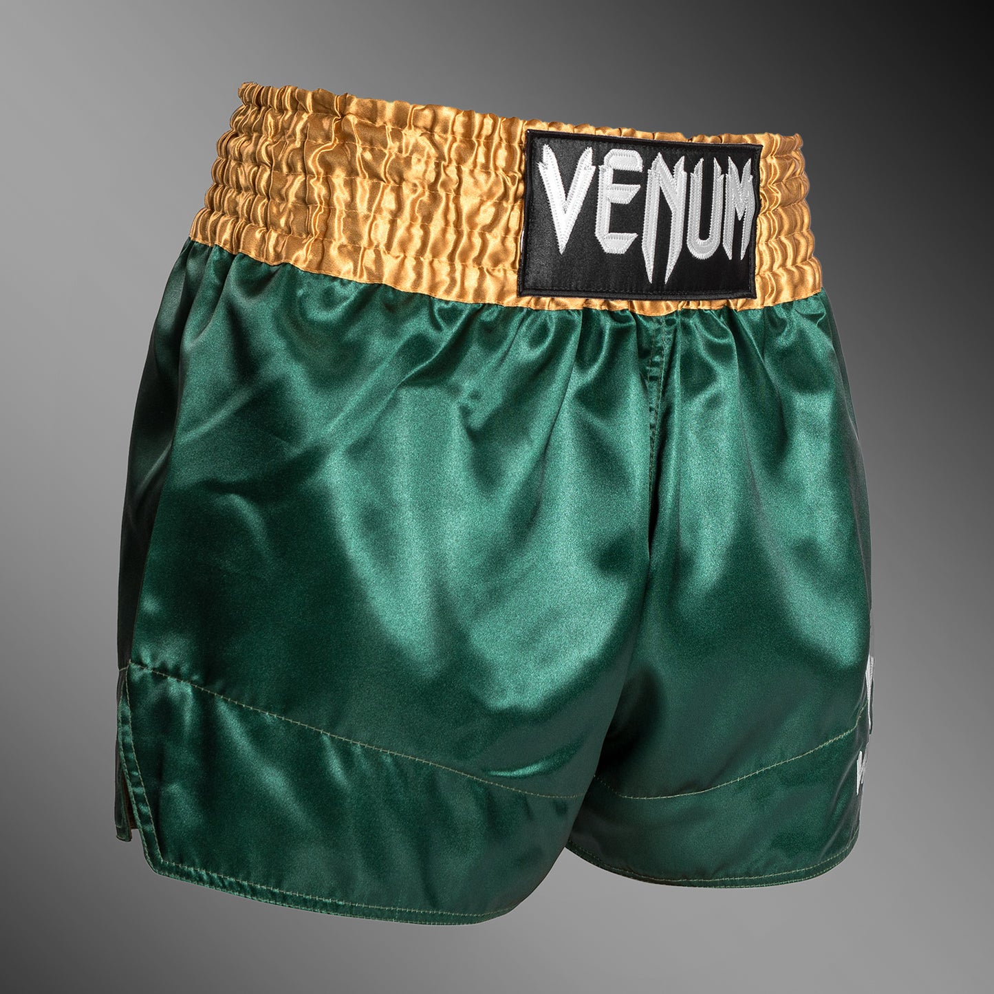 Venum Classic 泰拳短裤 – 绿色/金色/白色