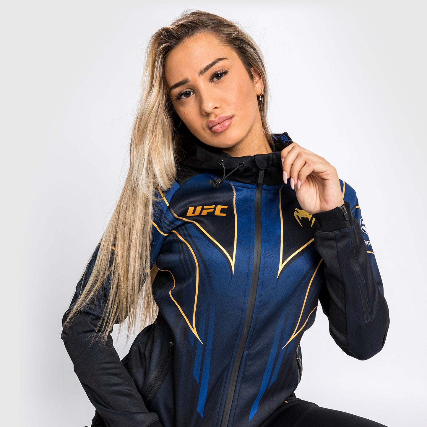 Ufc Authentic Fight Night 2.0 Kit By Venum 女士款连帽衫 – 午夜版–冠军