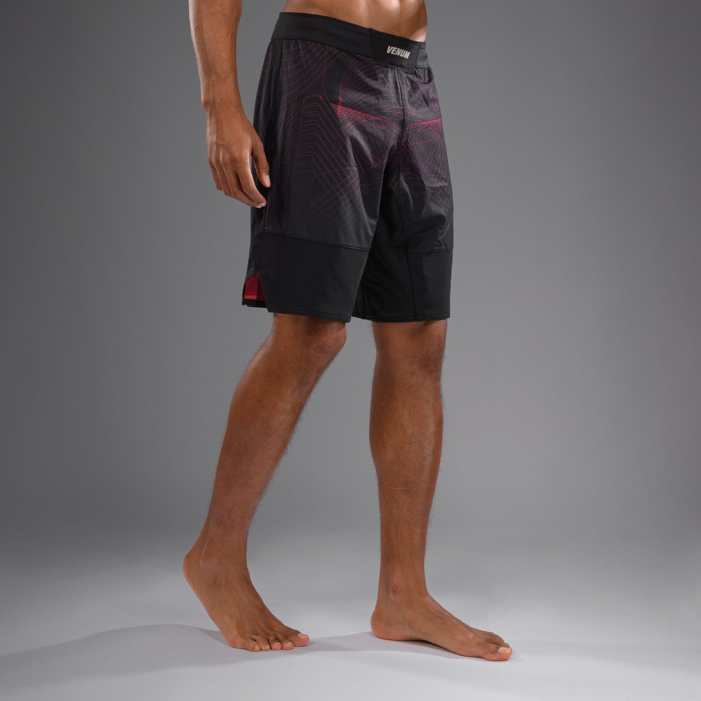 Venum G-Fit Air 男士格斗短裤 – 深黑色/火红色