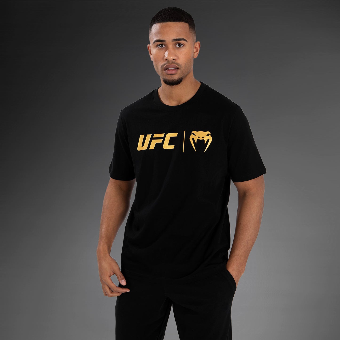 UFC Venum Classic T恤 – 黑色/金色