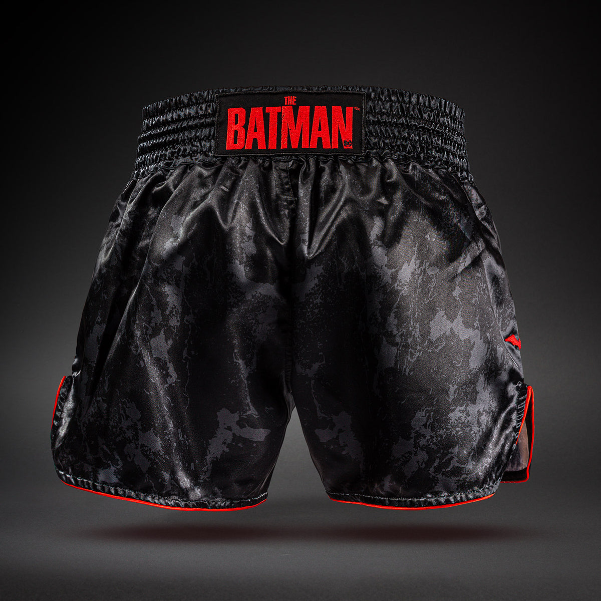 Venum x Batman 泰拳短裤 - 黑色/红色