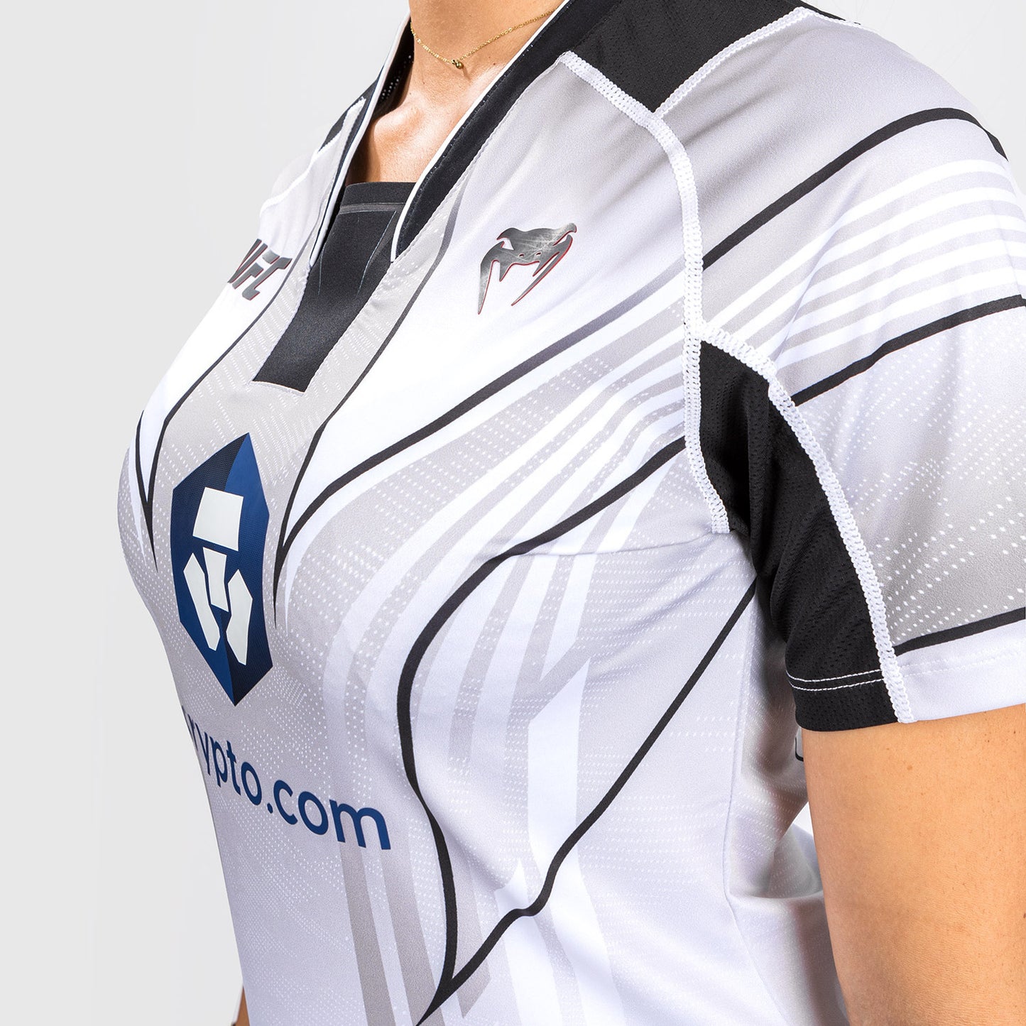 UFC Venum Authentic Fight Night 2.0 Kit by Venum 女士款出场T恤 – 白色