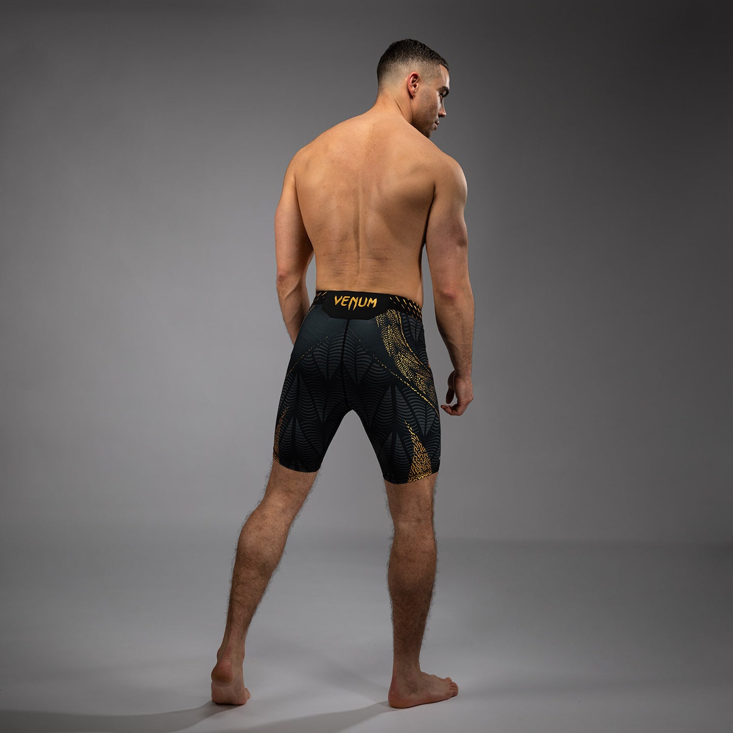 男士UFC Zenith by Venum Champion 真实战夜综合格斗短裤