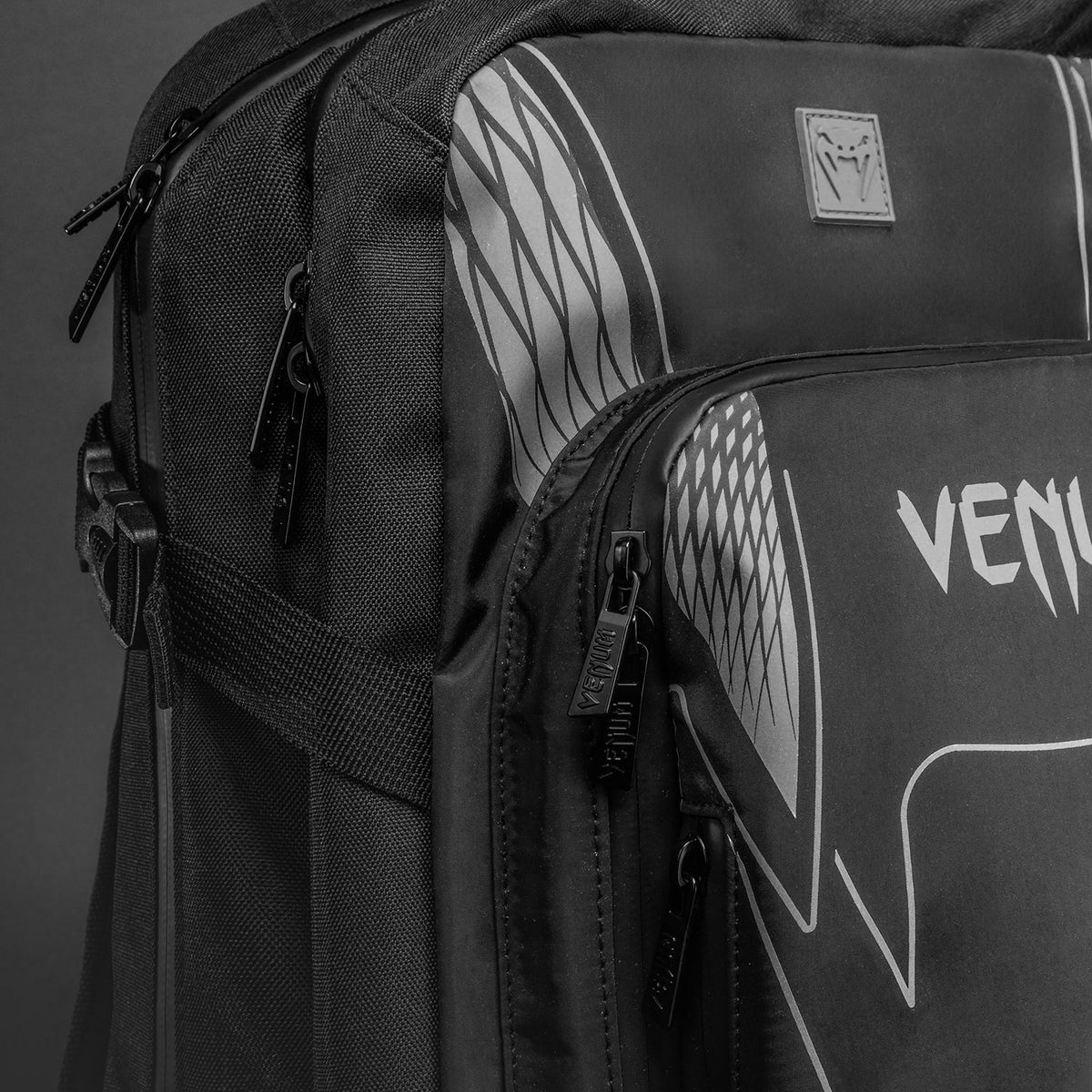 Venum Amazonia Reborn 双肩背包 (15-25 L) - 黑色/灰色