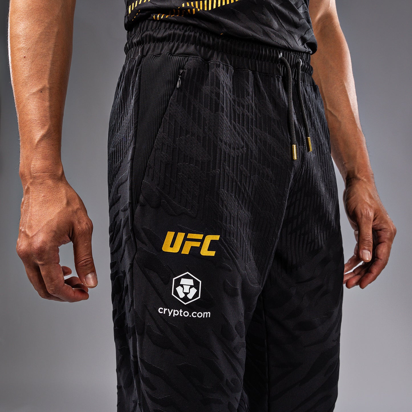 UFC Fusion by Venum Authentic Fight Night 男士款 走场长裤 – Champion