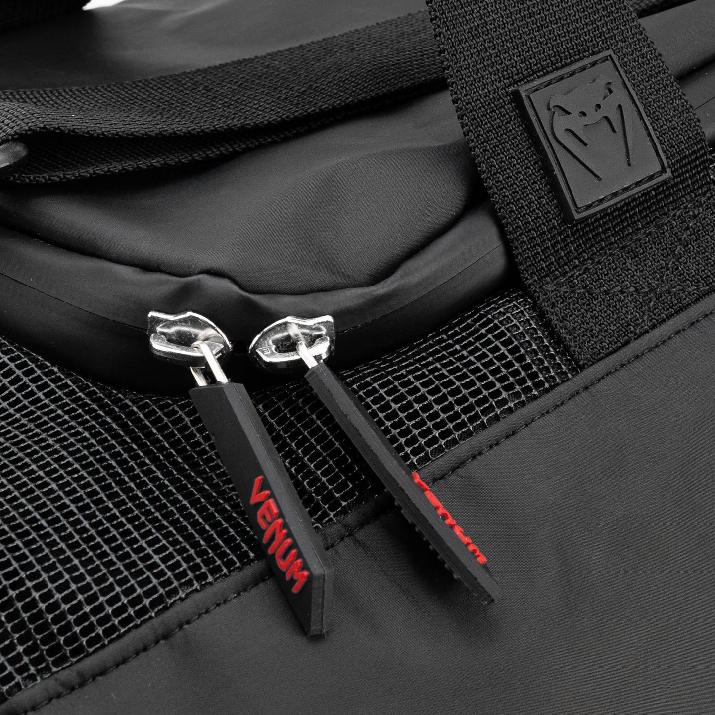 Venum Trainer Lite Evo 运动包（48升）– 黑色/红色