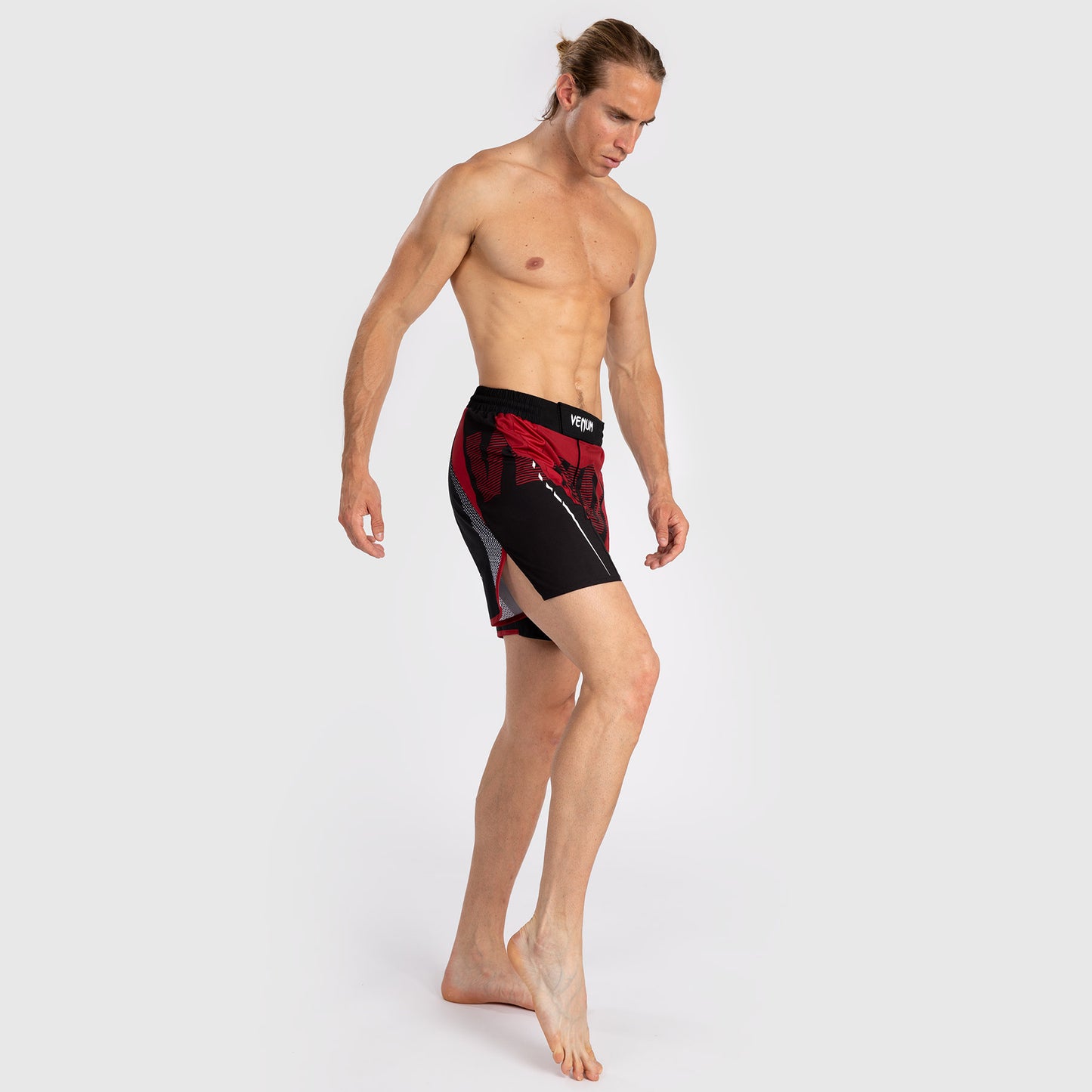 Venum Adrenaline 男士格斗短裤 – 红色