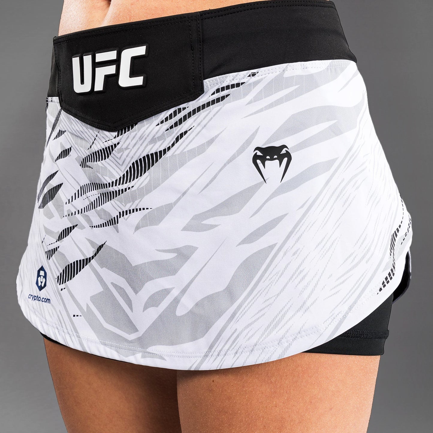 UFC Fusion by Venum Authentic Fight Night 女士格斗短裙 – 白色