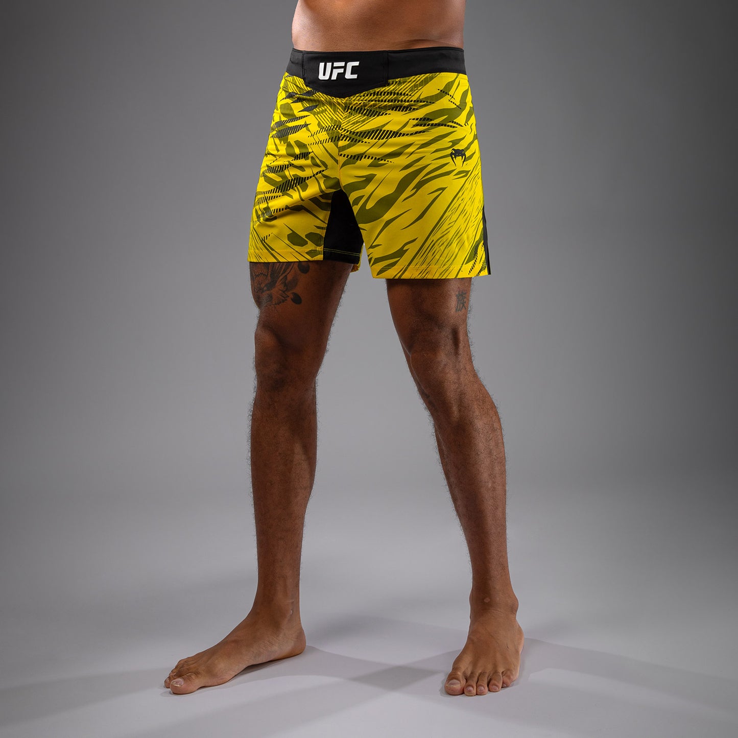 UFC Fusion by Venum Authentic Fight Night 男士格斗短裤 – 短款 – 黄色
