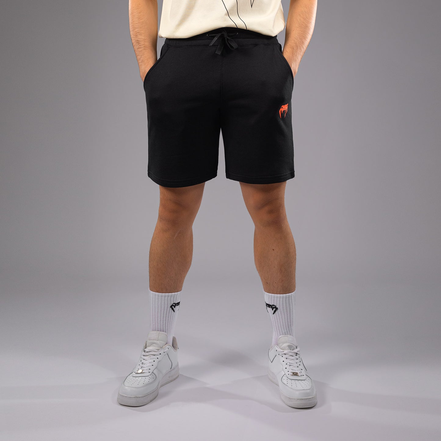 Venum Classic 短裤 – 黑色