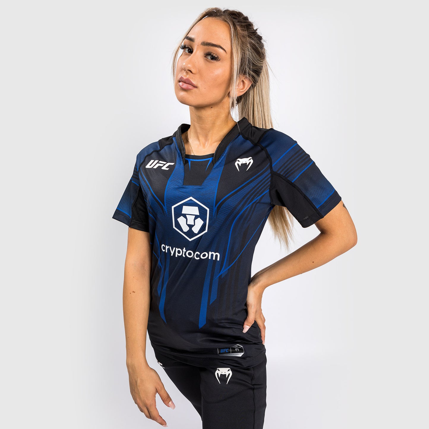 UFC Authentic Fight Night 2.0 Kit By Venum 女士款出场球衣 – 午夜蓝版
