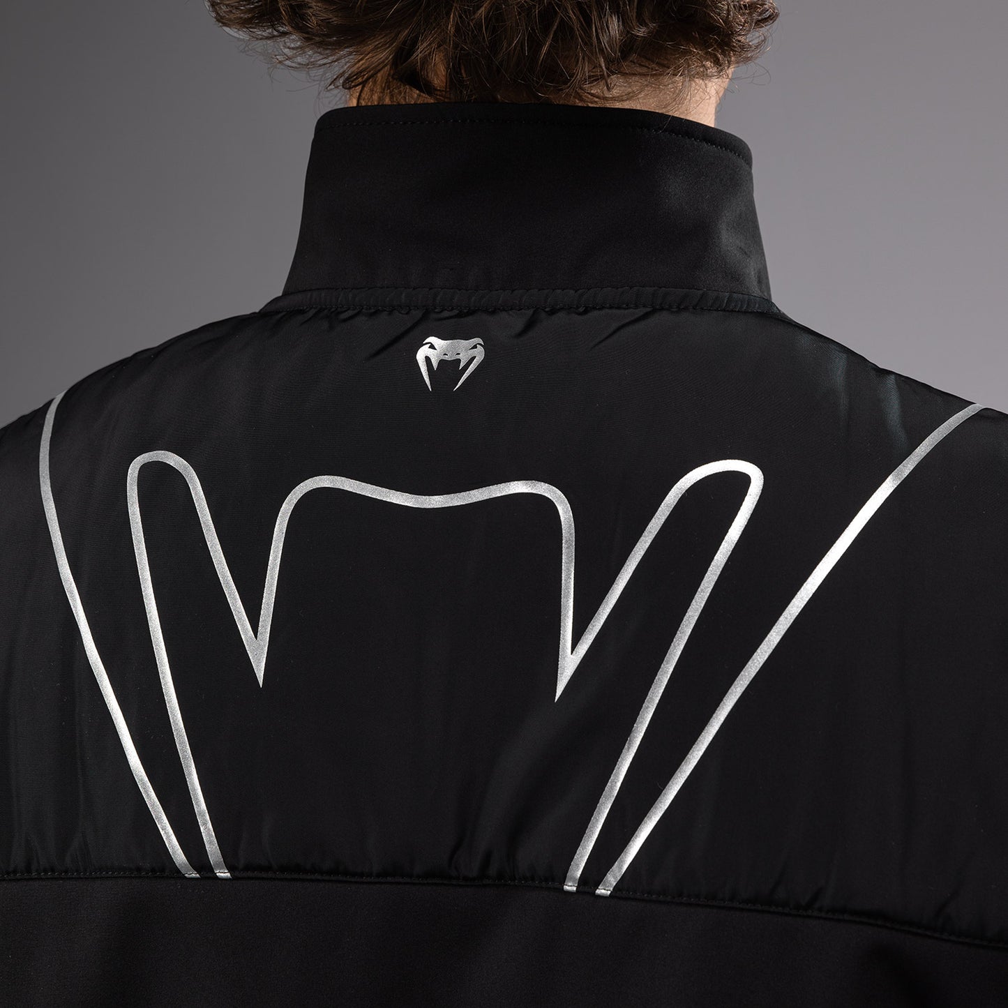 Venum Paddock 软壳夹克短袖 – 黑色