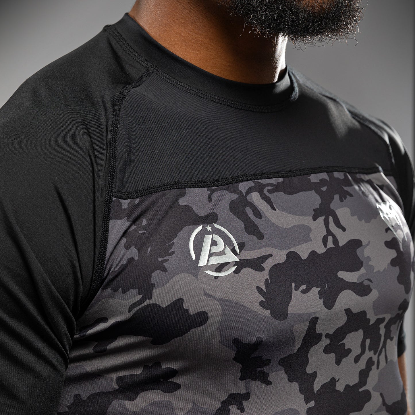 Venum x Polaris Dry Tech T恤 – 黑色/风暴灰