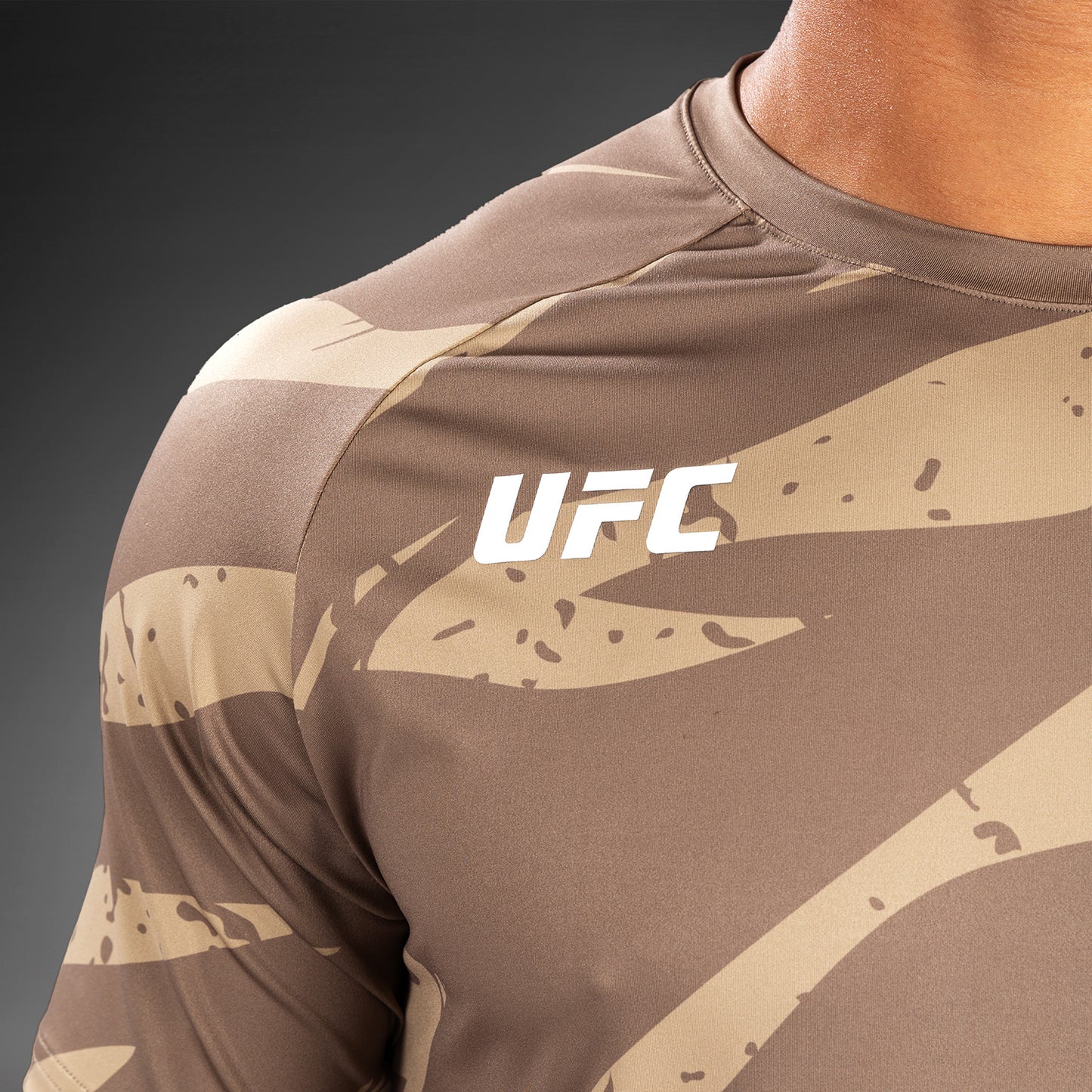 UFC Adrenaline by Venum 男士款 Fight Week Dry Tech T恤 – 沙色迷彩