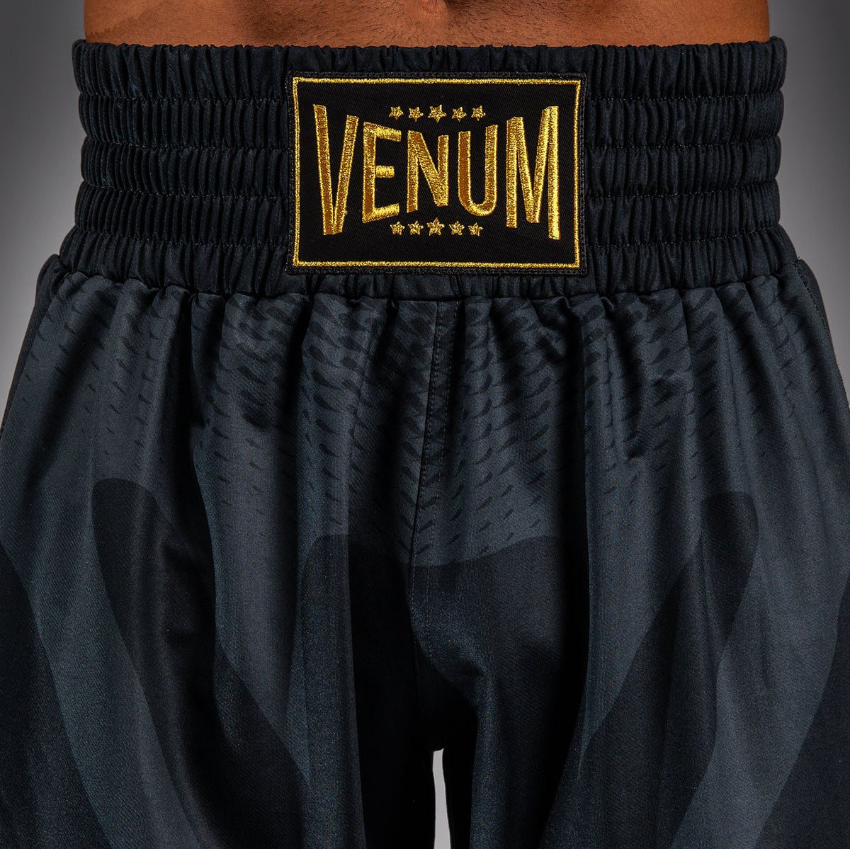 Venum Attack 拳击短裤 - 黑色/金色