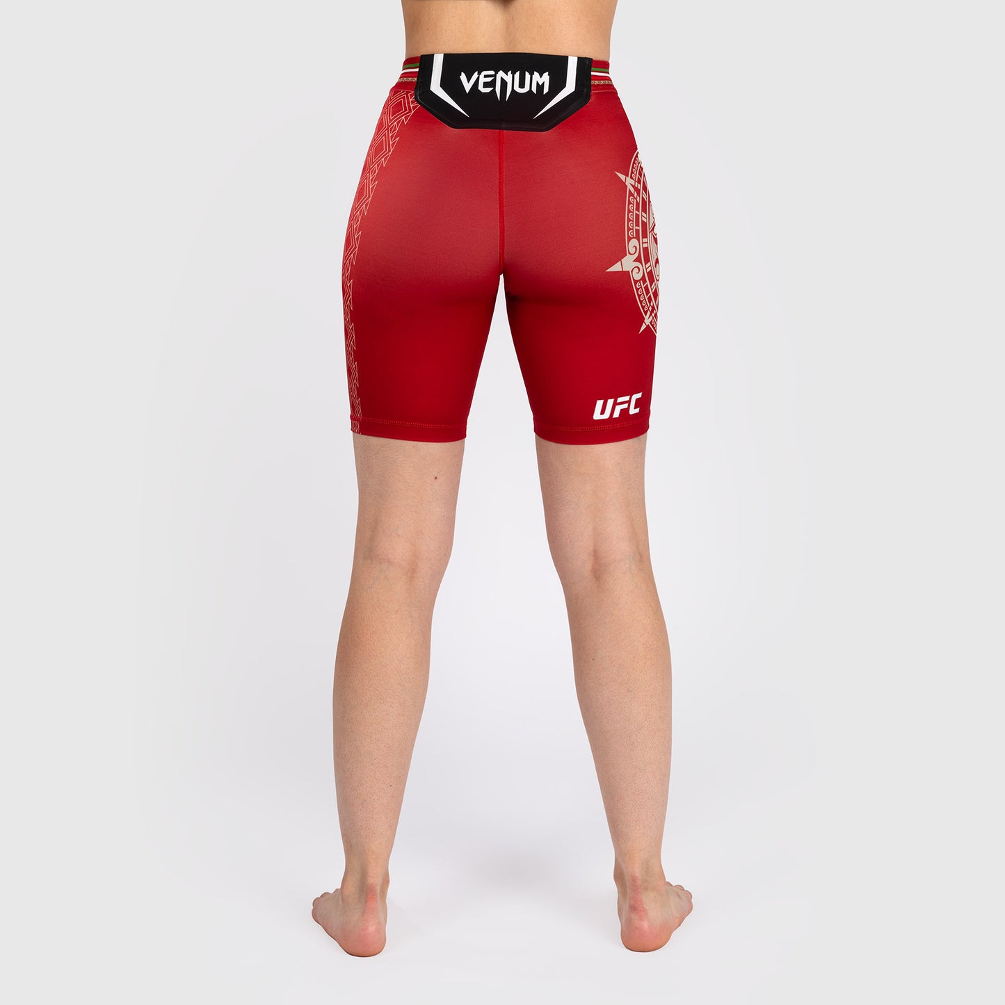 Noche UFC by Venum 女士综合格斗短裤–长款–红色
