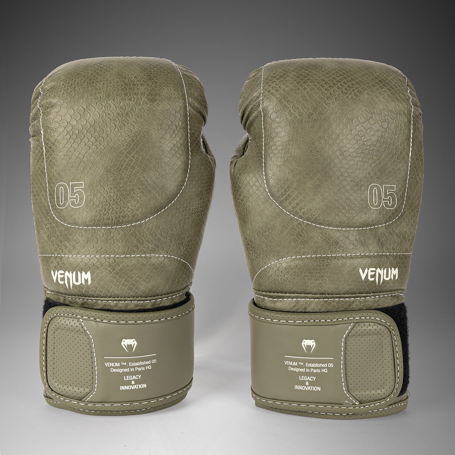 Venum Impact Evo Scales 拳击手套 – 军绿色