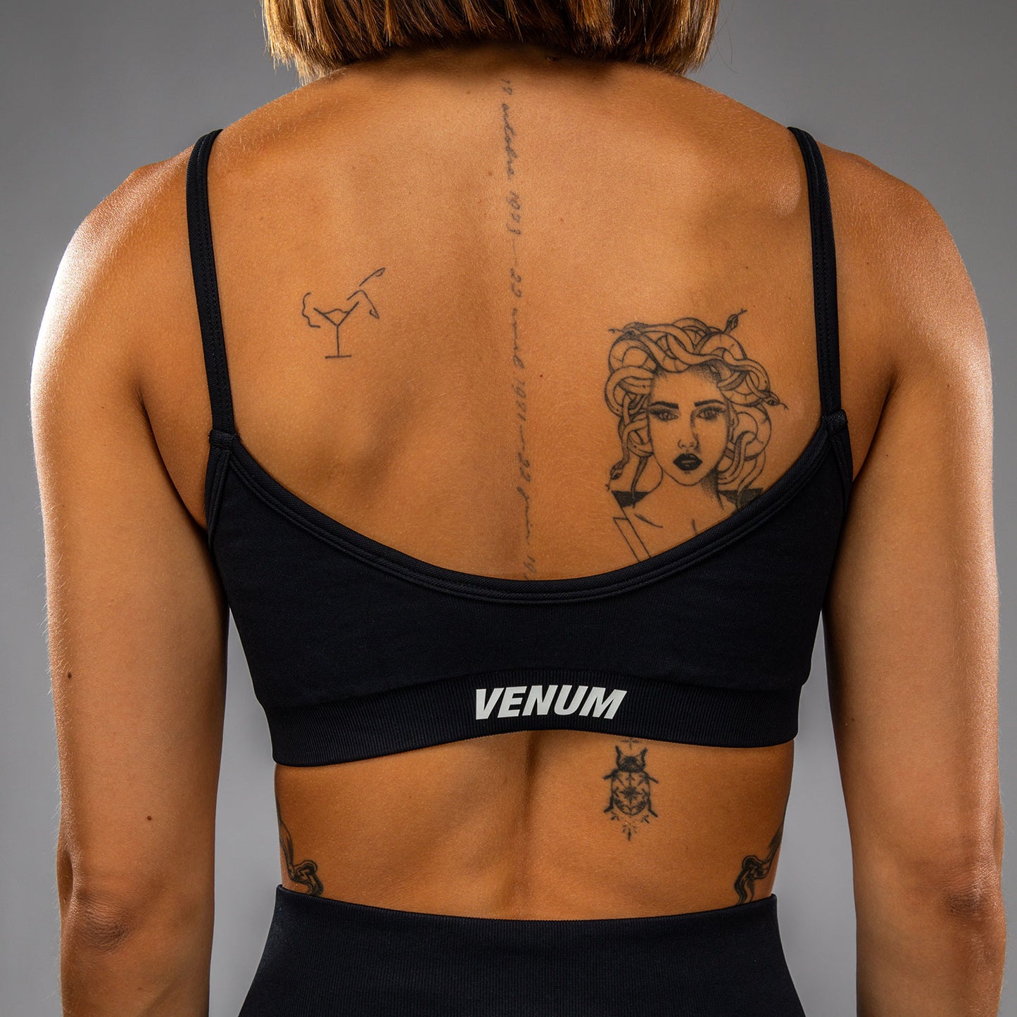 Venum Sculpt 女士运动内衣 – 黑色/白色