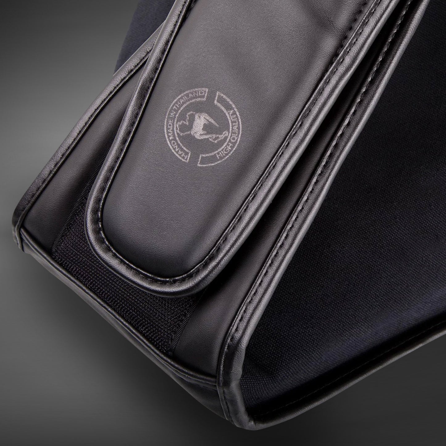Venum Elite 腹部护具 – 黑色