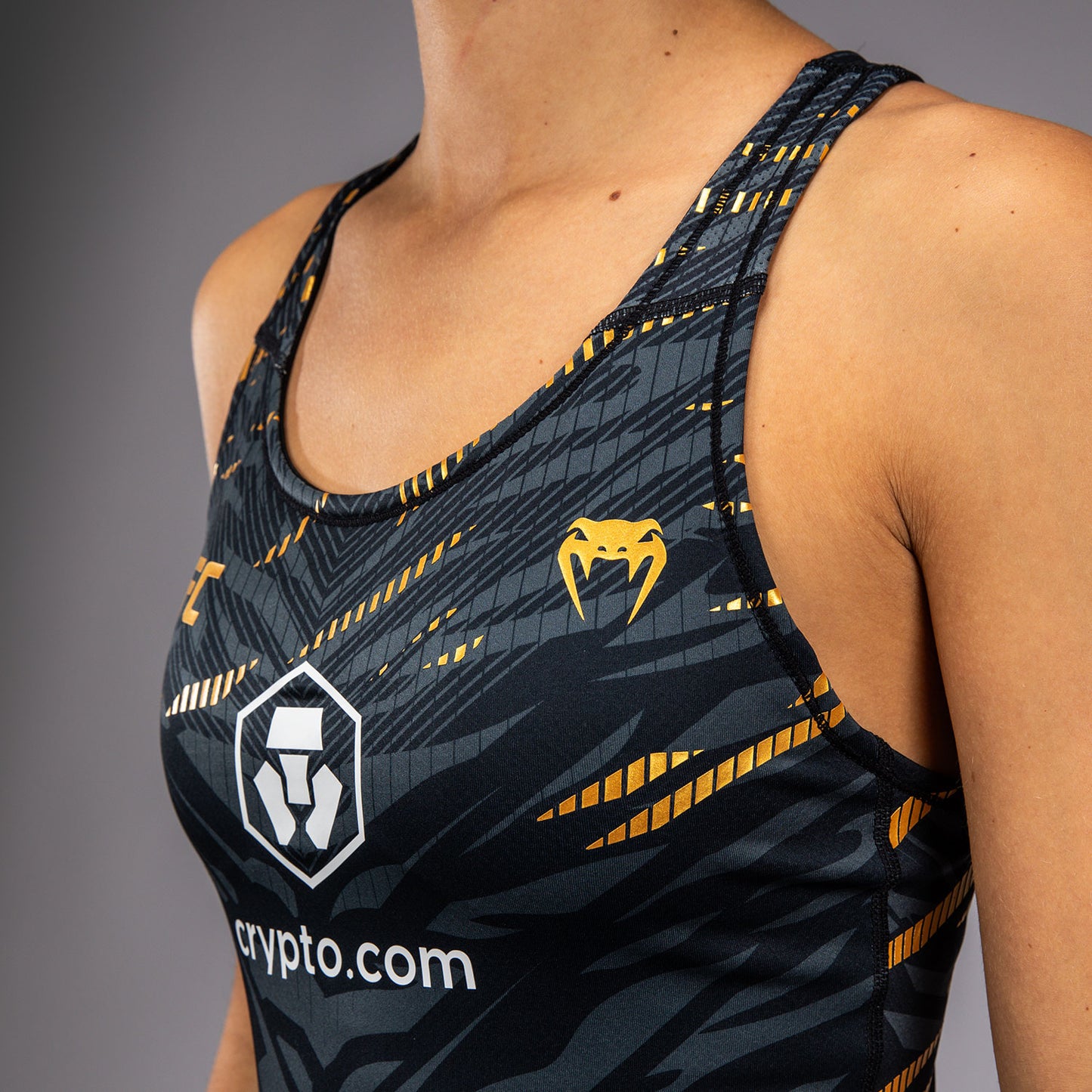 UFC Fusion by Venum Authentic Fight Night 女士紧身背心带胸垫 – Champion