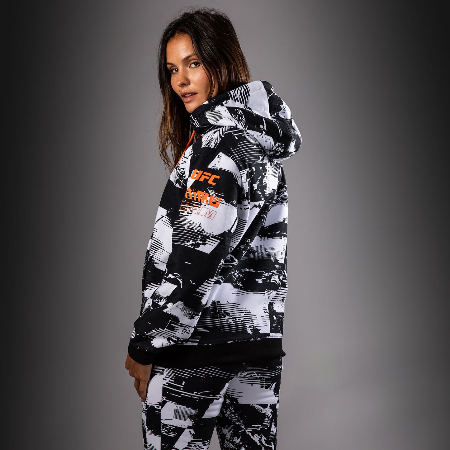 Women's UFC Zenith by Venum 白色 Authentic Fight Week 连帽衫