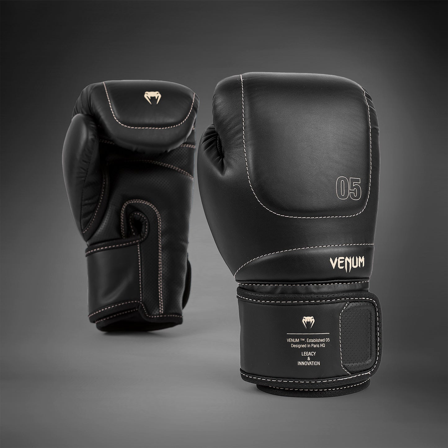 Venum Impact Evo 拳击手套 – 黑色
