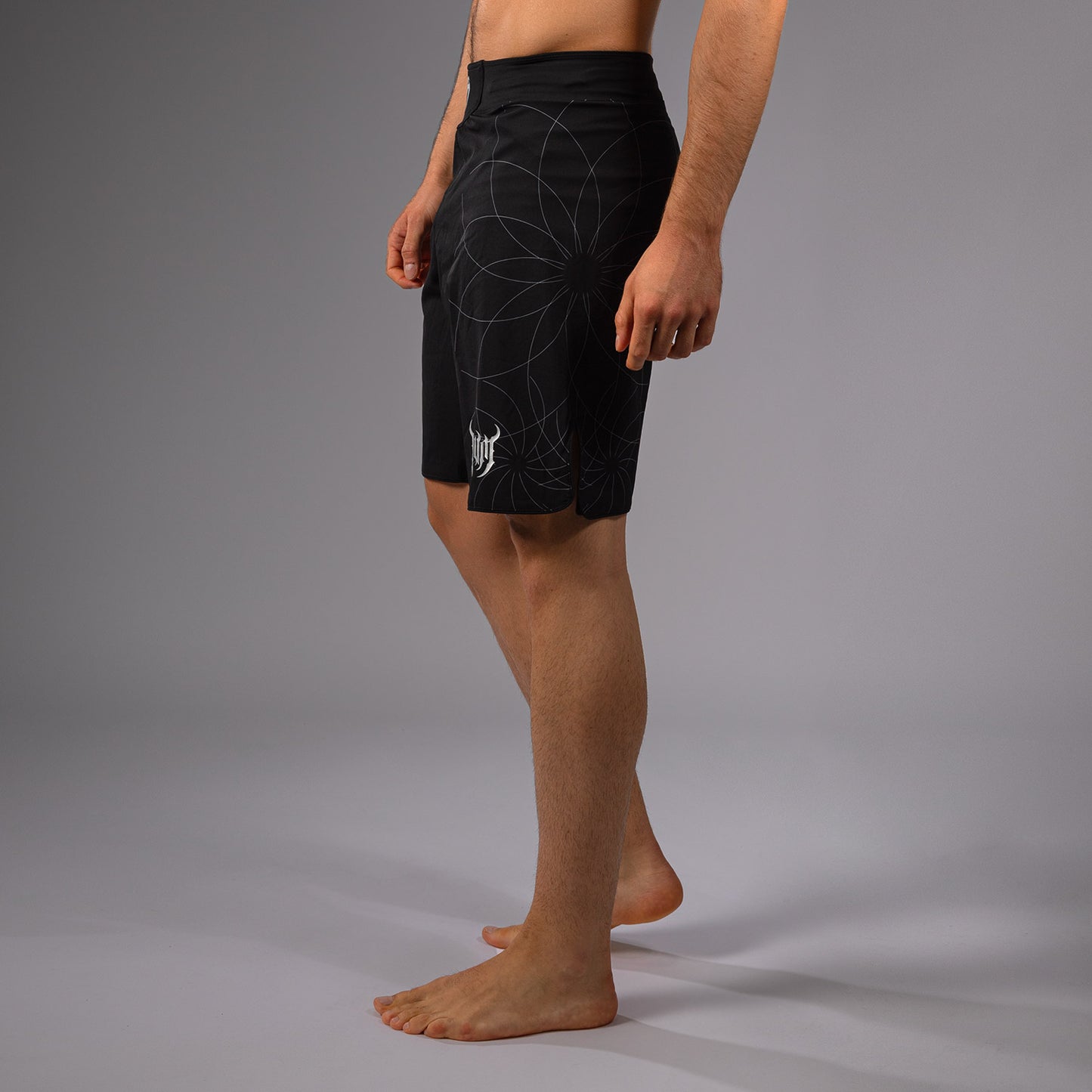 Venum Gladiator 5.0 男士格斗短裤 – 黑色/银色