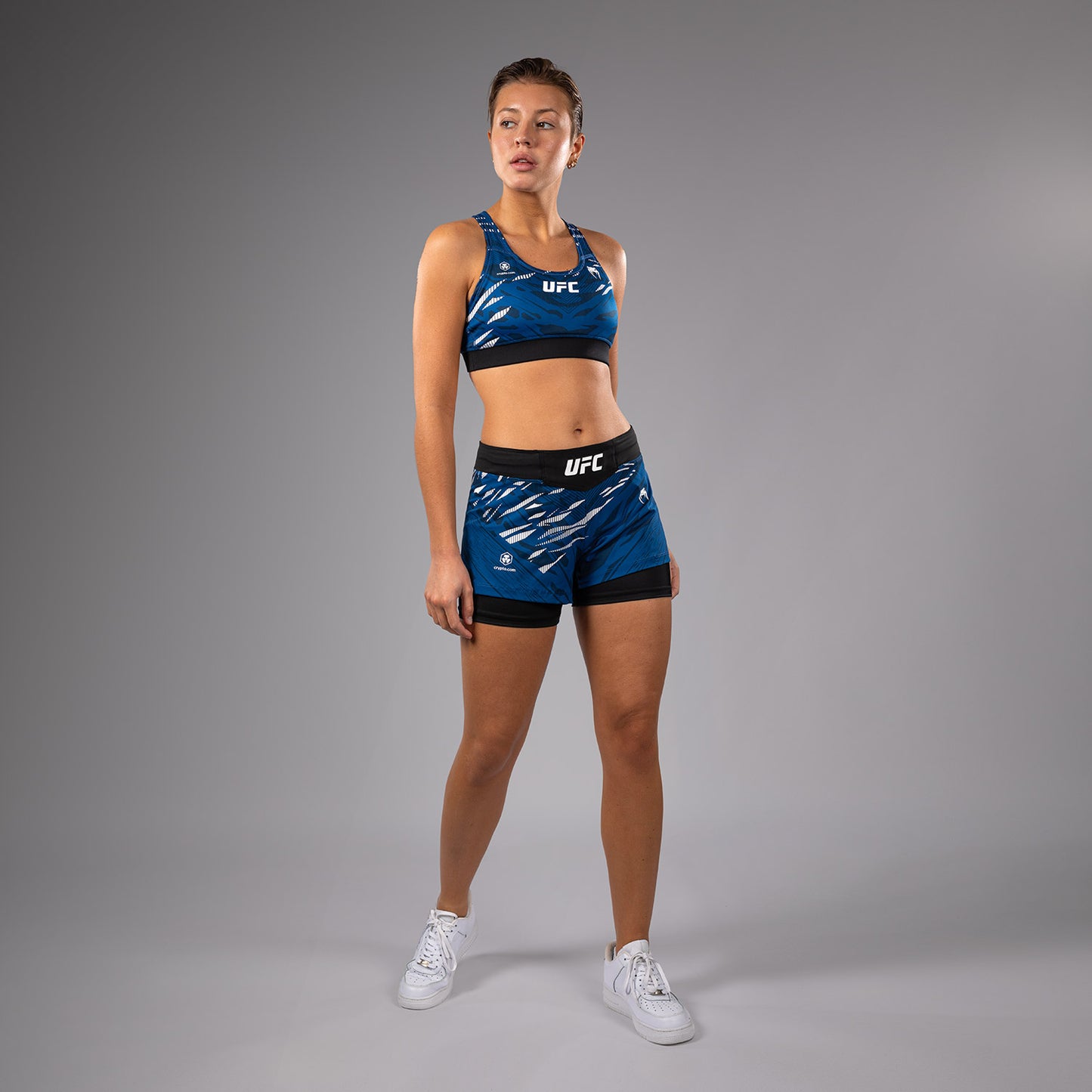 UFC Fusion by Venum Authentic Fight Night 女士格斗短裤 – 蓝色