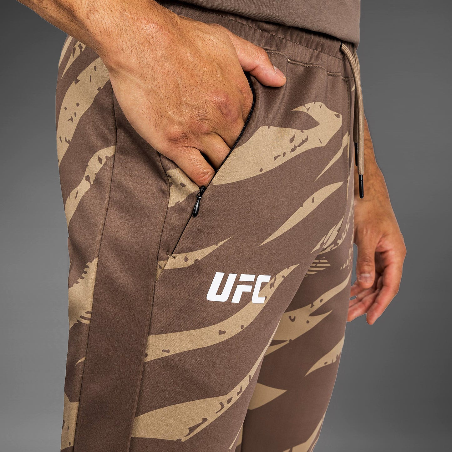 UFC Adrenaline by Venum Fight Week 男士长裤 – 沙漠迷彩